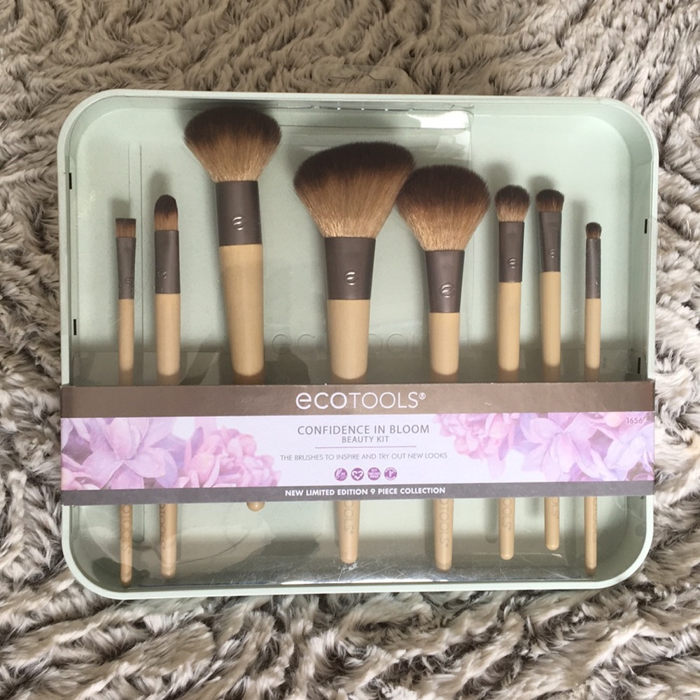 •EcoTools Beauty Kit•